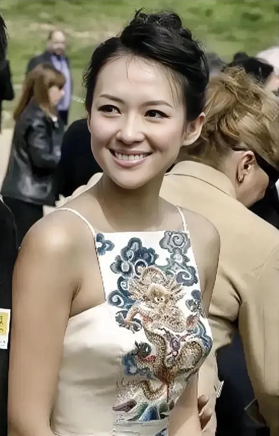 章子怡，这身材，这颜值，
不明白当初为什么就和汪峰结婚了呢❓
感觉他们这个婚结得
