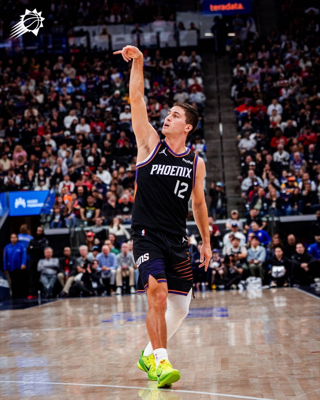 吉莱斯皮本赛季，场均出场23.4分钟，可以拿到9.5分3.8篮板4.9助攻，每场