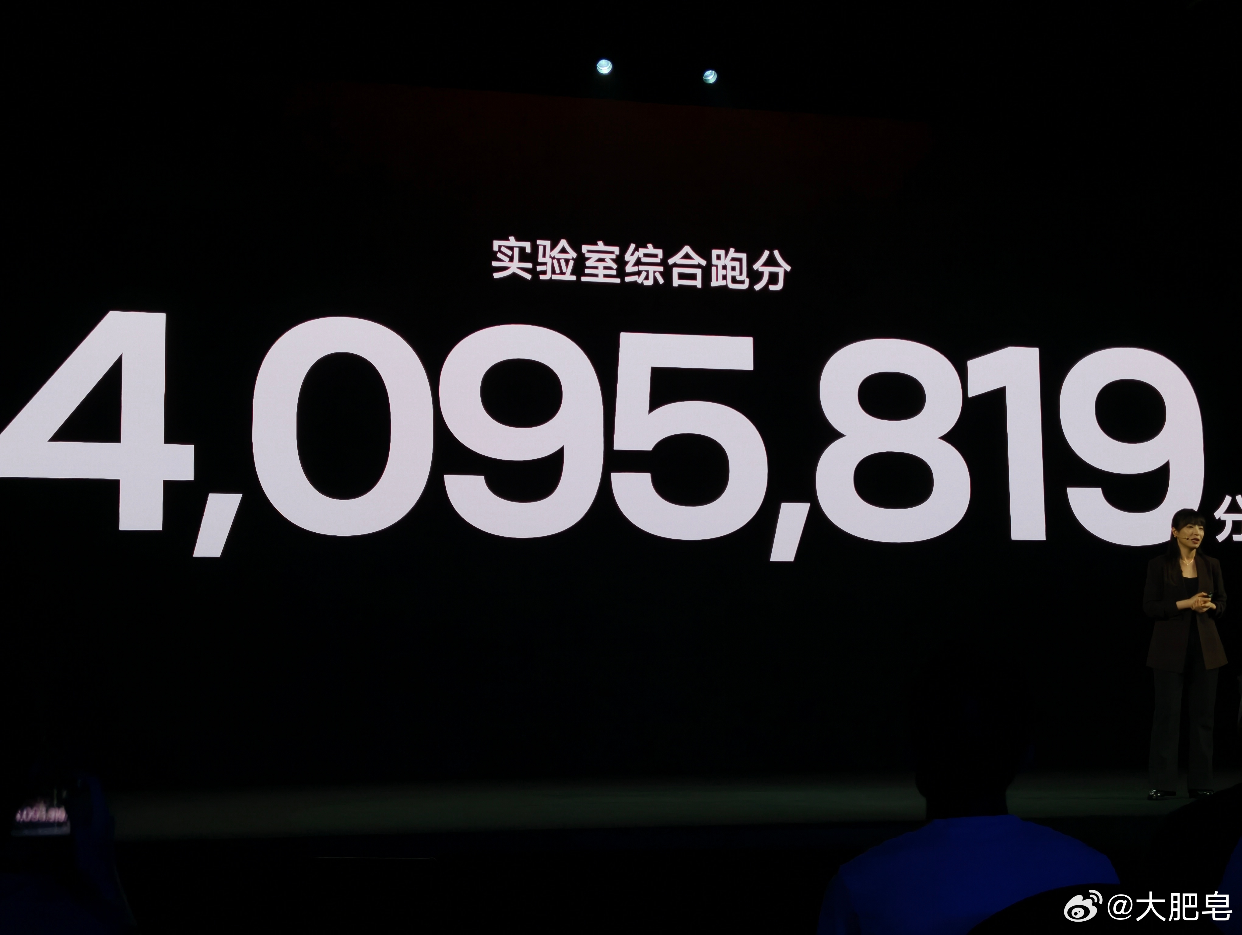 REDMI K100 Pro处理器是第五代骁龙8至尊版V Series，独显芯片