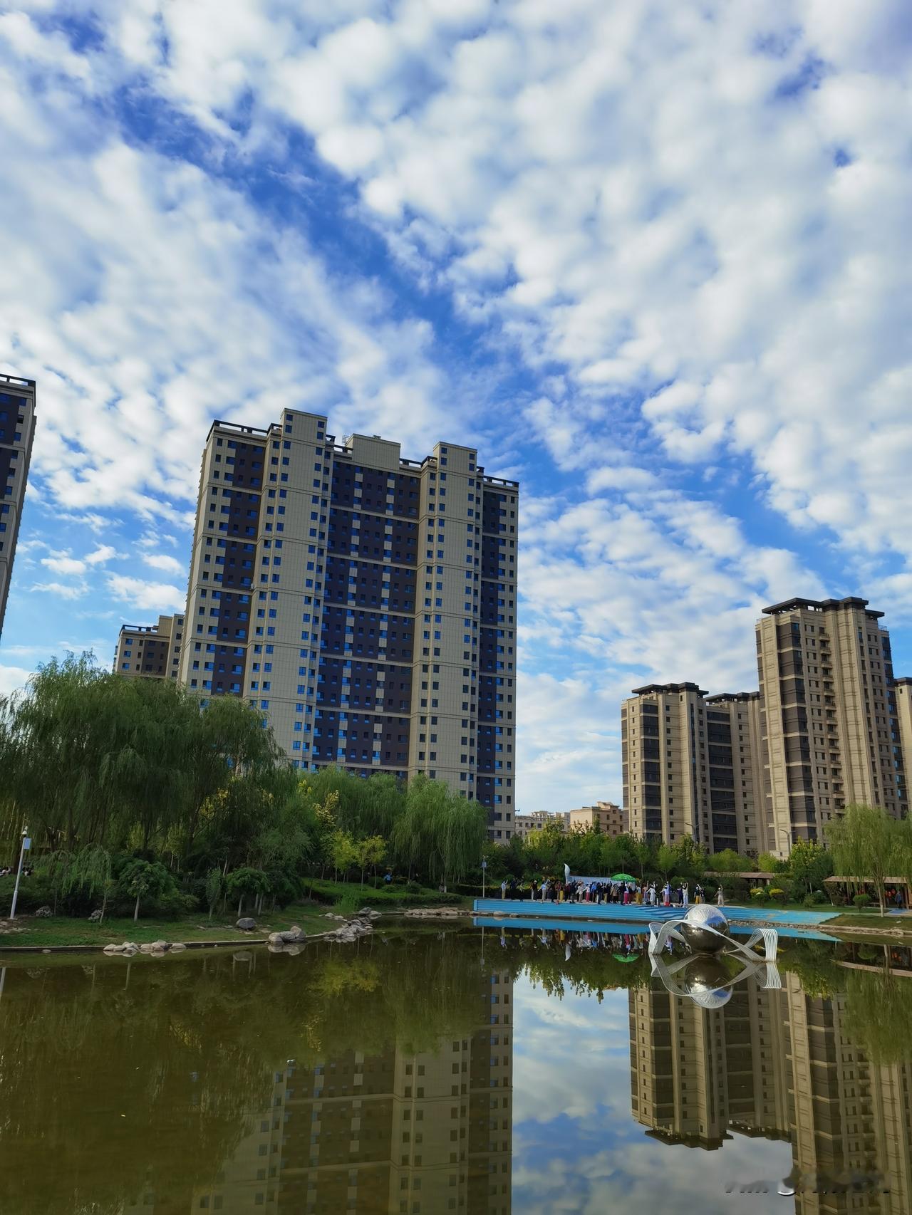 张掖这座城市怎么样?专业是做美丽的小城。
一山一水一古城，
宜居宜游金张掖。
想