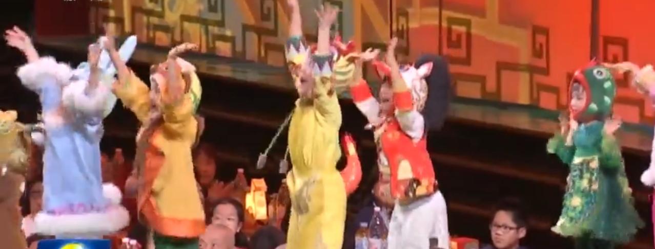 春晚舞台的东方美学杀疯了！五彩民族舞跳出团圆热意，琵琶声声流淌江南温婉，纱幔蹁跹