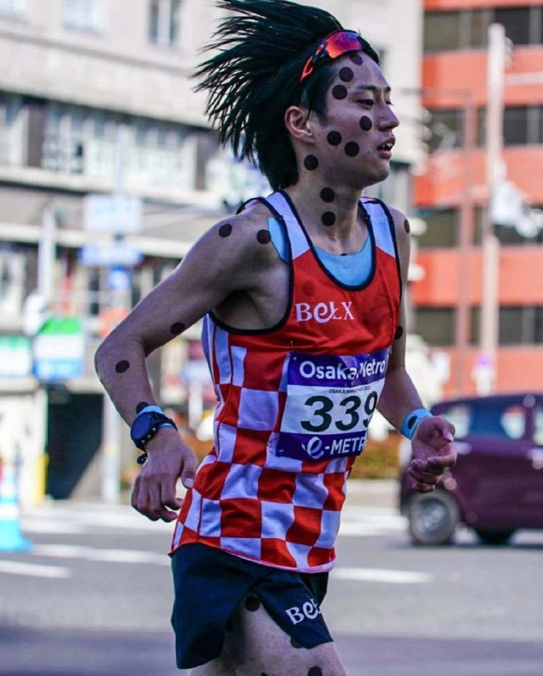 2026大阪马拉松中，吉田响以一种那塞门托 网页链接 般的自杀式领跑方式让全球爱