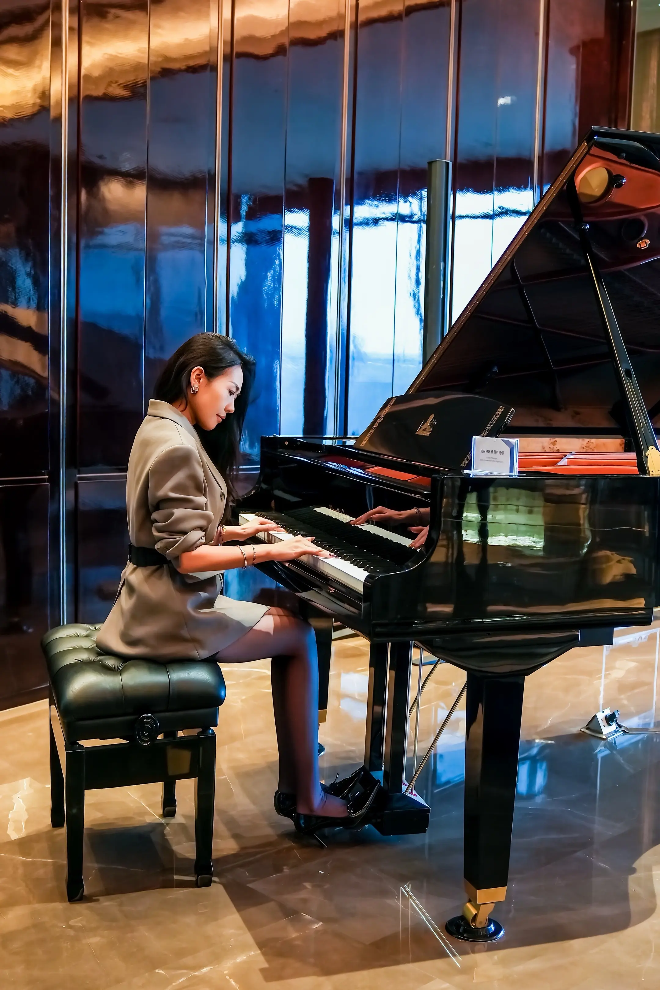 关关难过关关过，前路漫漫亦灿灿。