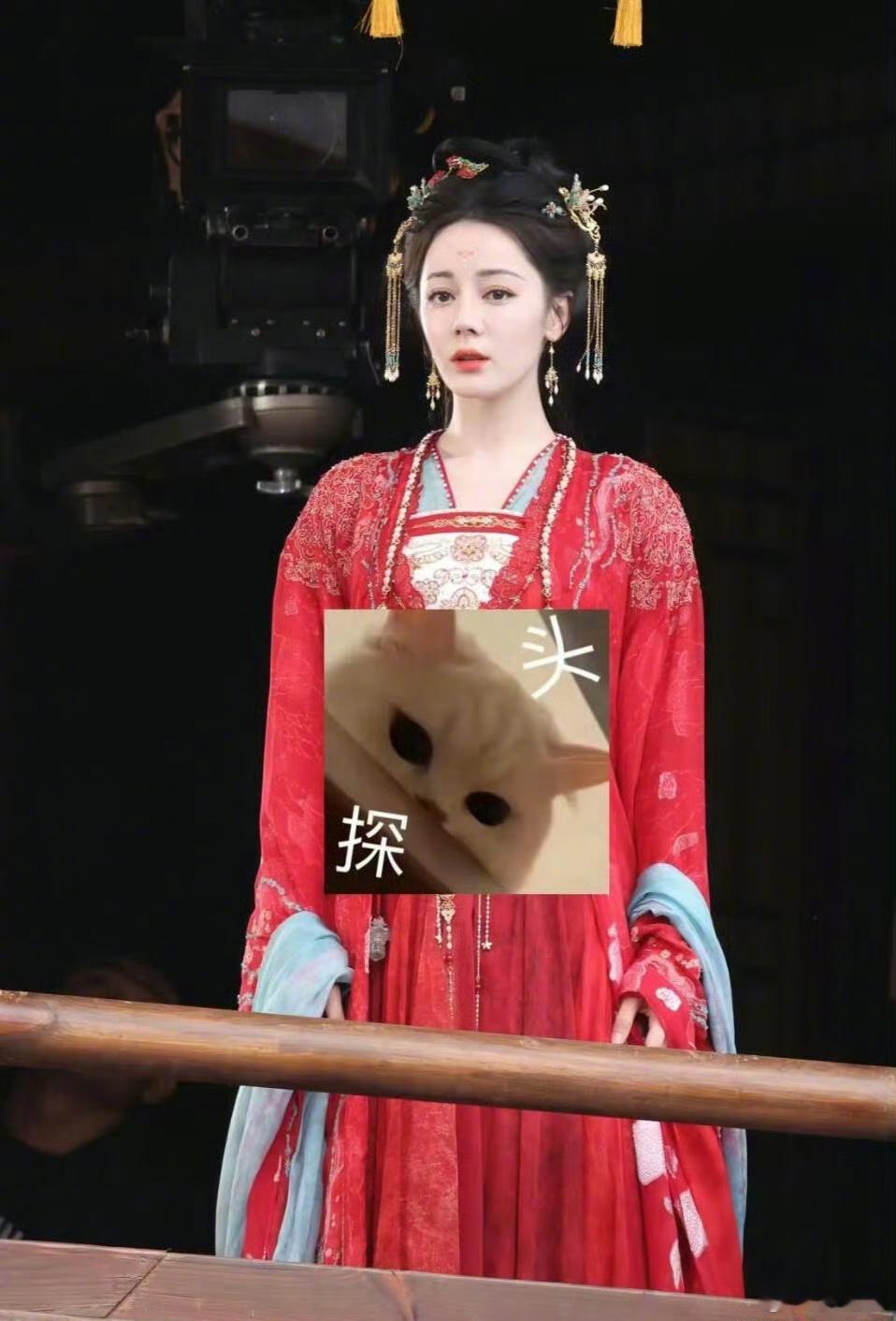 #迪丽热巴陈飞宇慕胥辞婚服路透# 能看出cp感嘛～ ​​​