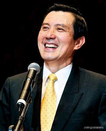 台湾有些蓝营大佬级别的人物，如朱立伦，郝龙斌，马英九等，均承认两岸同属一中，但闭