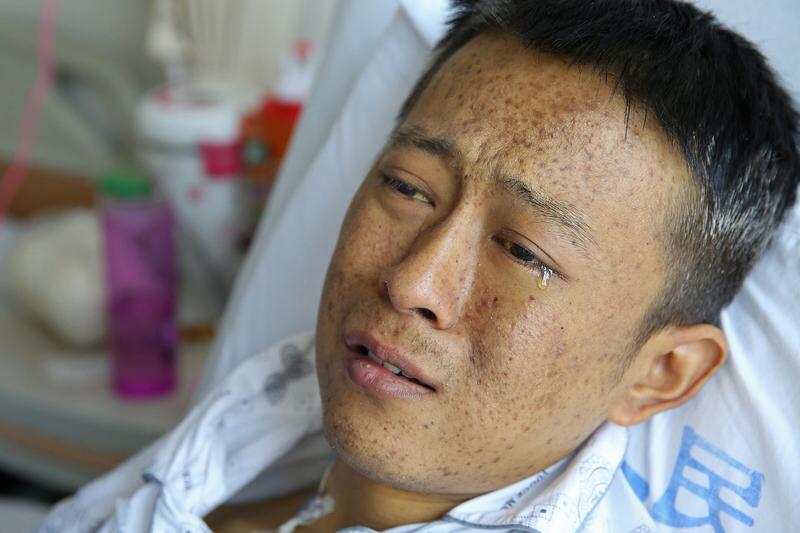 2014年，广西一男子肝癌晚期，却直接放弃治疗，把17万积蓄拿出来给村里修路！可
