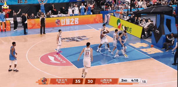 周琦有脾气是对的，你作为内线核心，就应该打的霸气一点，就应该有点小脾气，但是也不