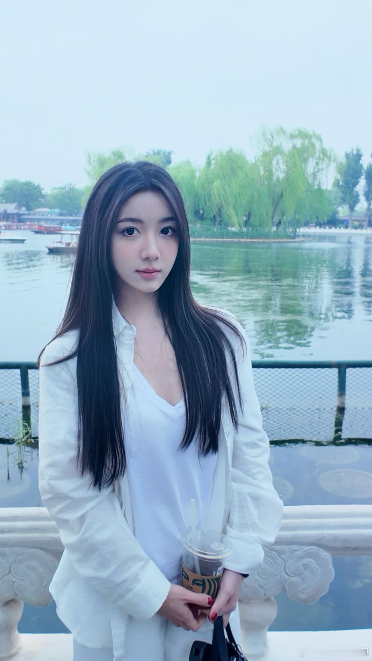 你愿意陪我去北京吗  ​​​