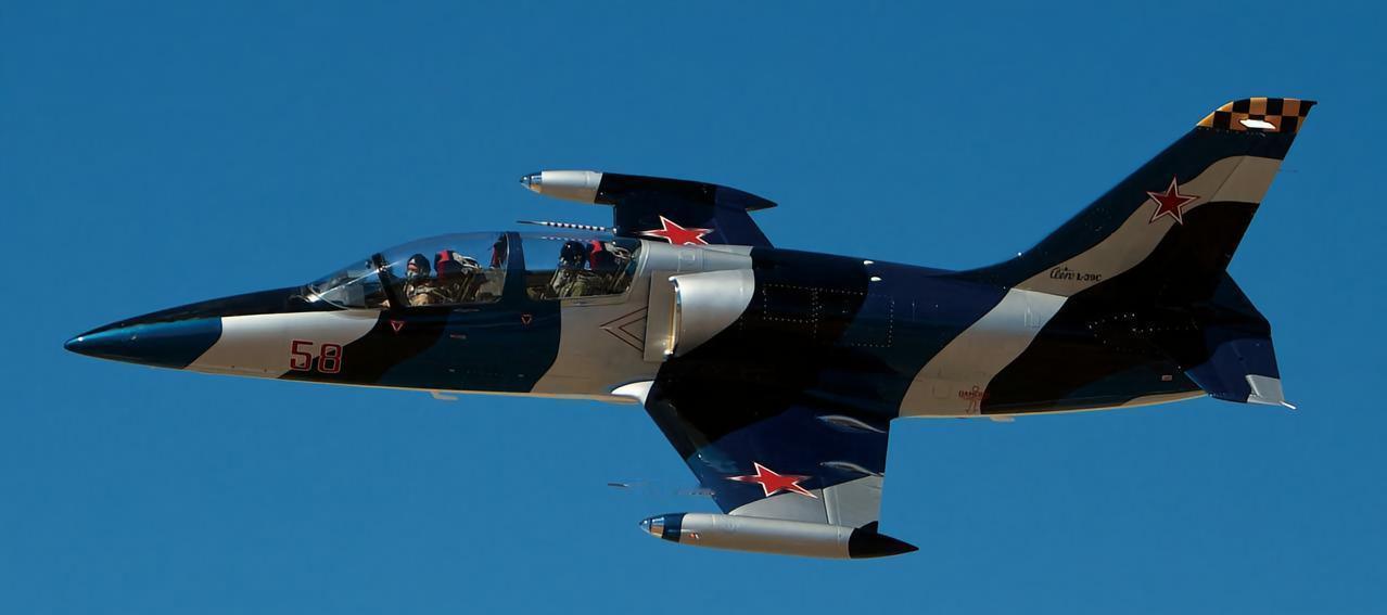 每天认识一件兵器 捷克L-39“信天翁”教练/攻击机L-39“信天翁”（Alba