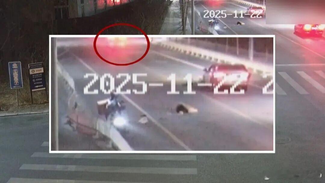 【爱车安全贴士 北京街头发生三车相撞事故，女子被撞重伤昏迷，肇事司机竟回去睡大觉