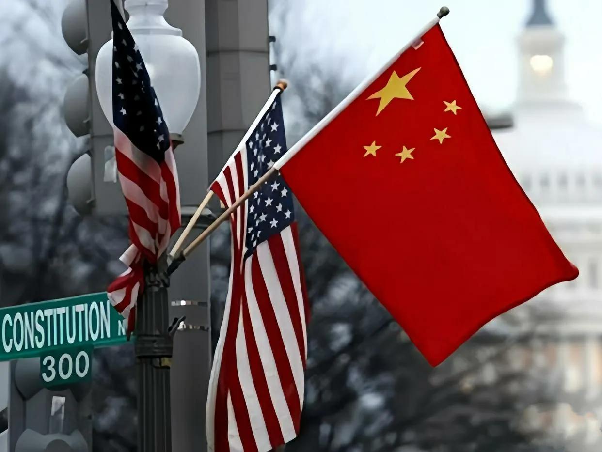 可能大多数人还沉浸在祖国日益强盛的沾沾自喜中，实际上，目前中国的处境十分艰难，用