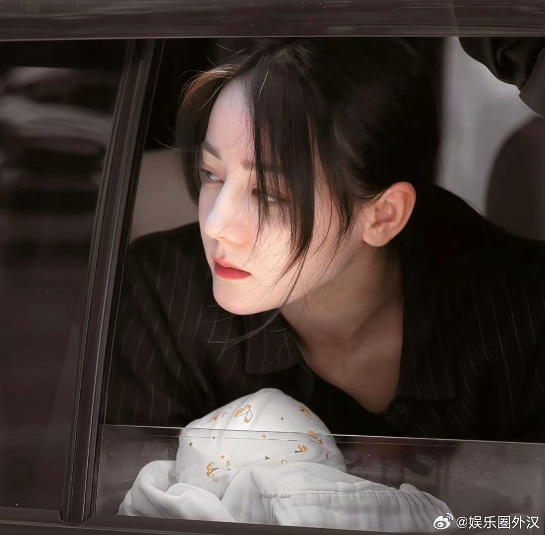 “金九女王”是我们邓主任，迪丽热巴太争气，利剑玫瑰很好看，口碑剧！可以二刷的程度