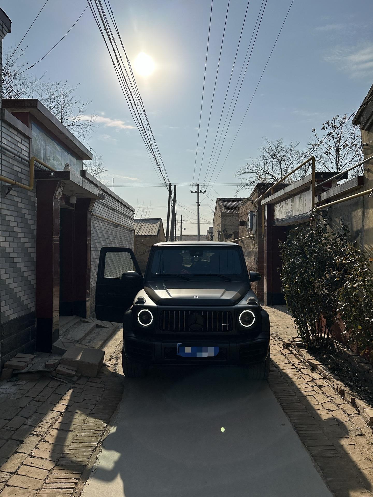 小时候这位老人把什么最好的都给我，拿我当老儿子养，现在他岁数大了，我竭...