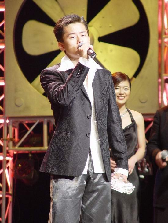 怪不得当年张杰抑郁张杰是遭遇职场霸凌了吧才知道原来张杰当年还有这些过往，算起来我