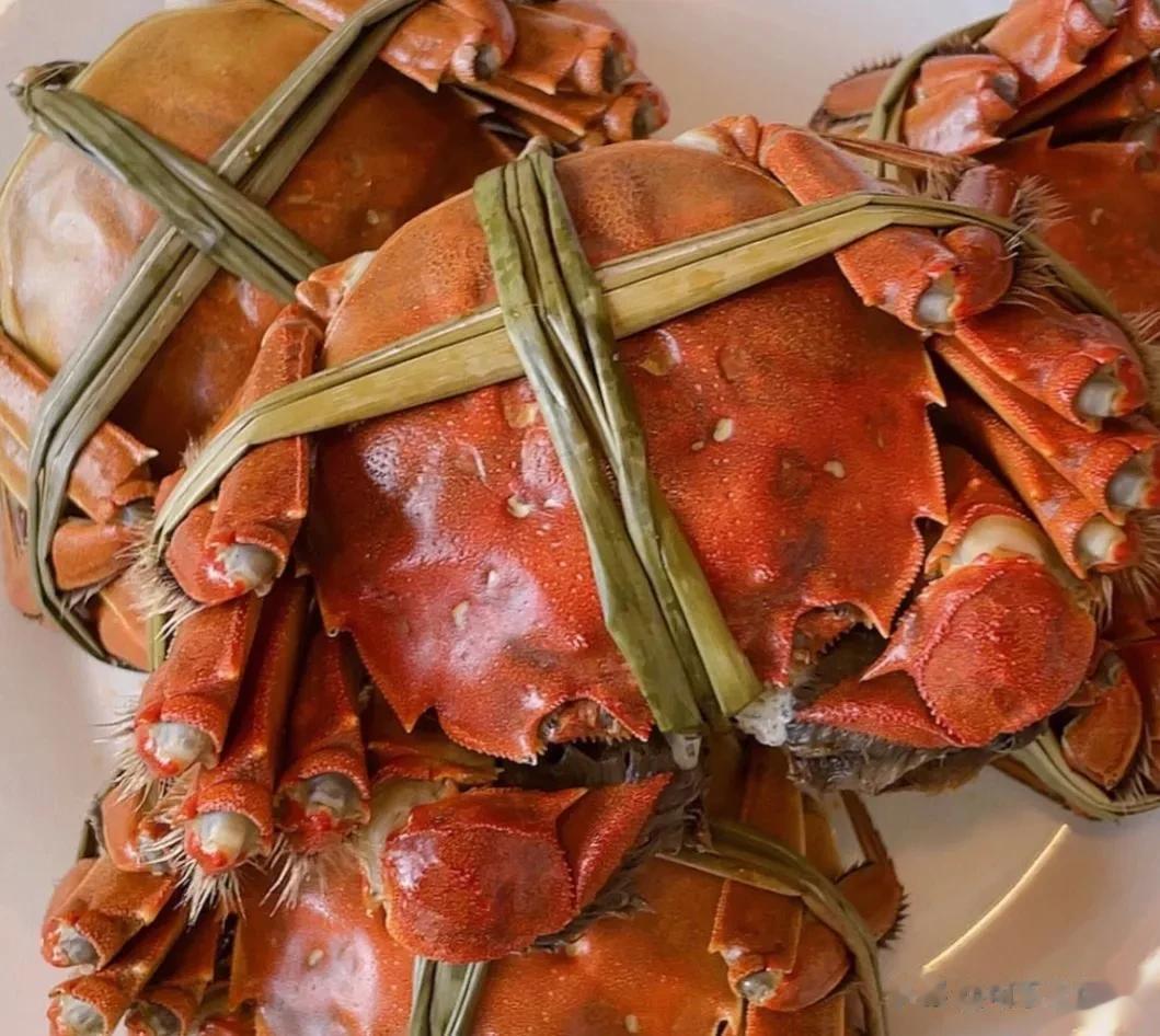 #十月美食录# 
一年一度的金秋十月，又能吃到人间美味大闸蟹