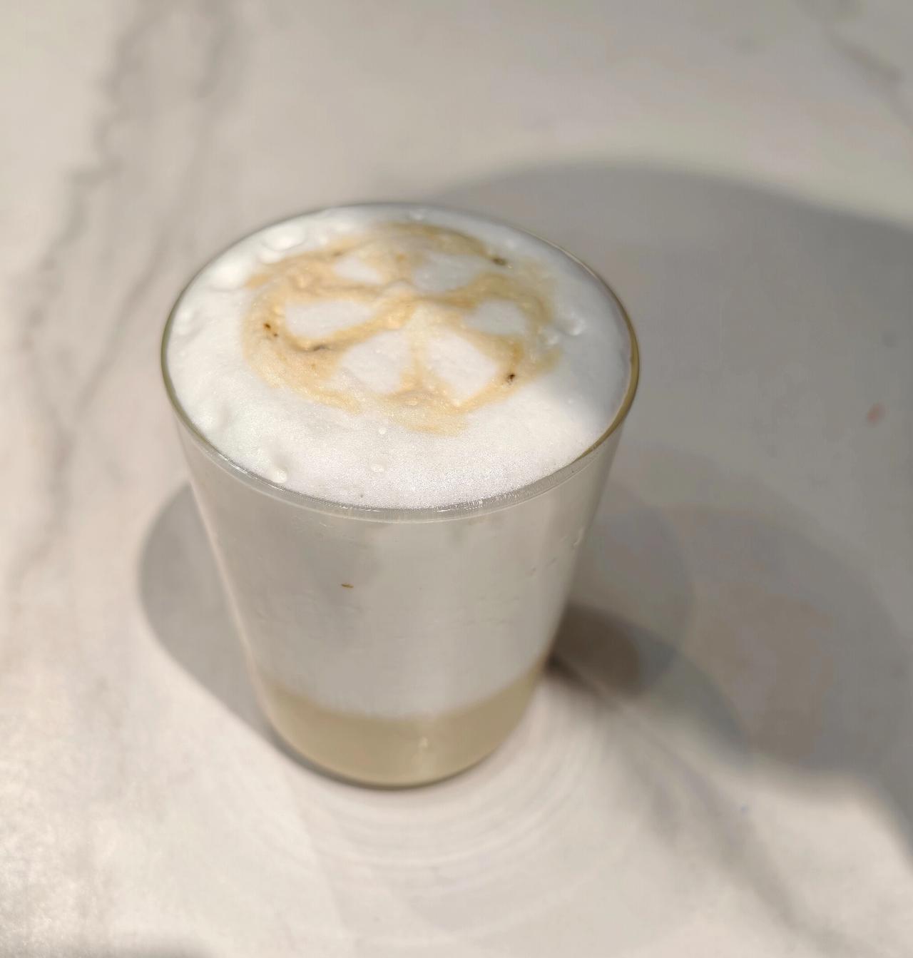 给自己弄一杯咖啡☕
本来晚上打算去咖啡店。
奈何太冷了不想挪地方！