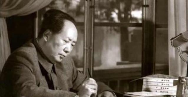 毛主席亲自审阅新闻稿首句提出异议：为何非要强调毛泽东领导这个说法？
1913年冬