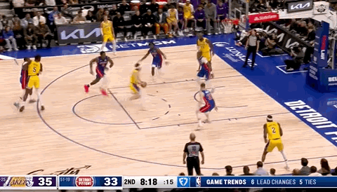 里夫斯正面被帽，东契奇不知道啥时候能返回场上。 