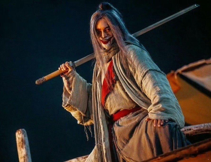 看完电影镖人大家心里都有竖了 角色立体、演技惊艳，于适赋予竖灵魂，看完满脑子都是