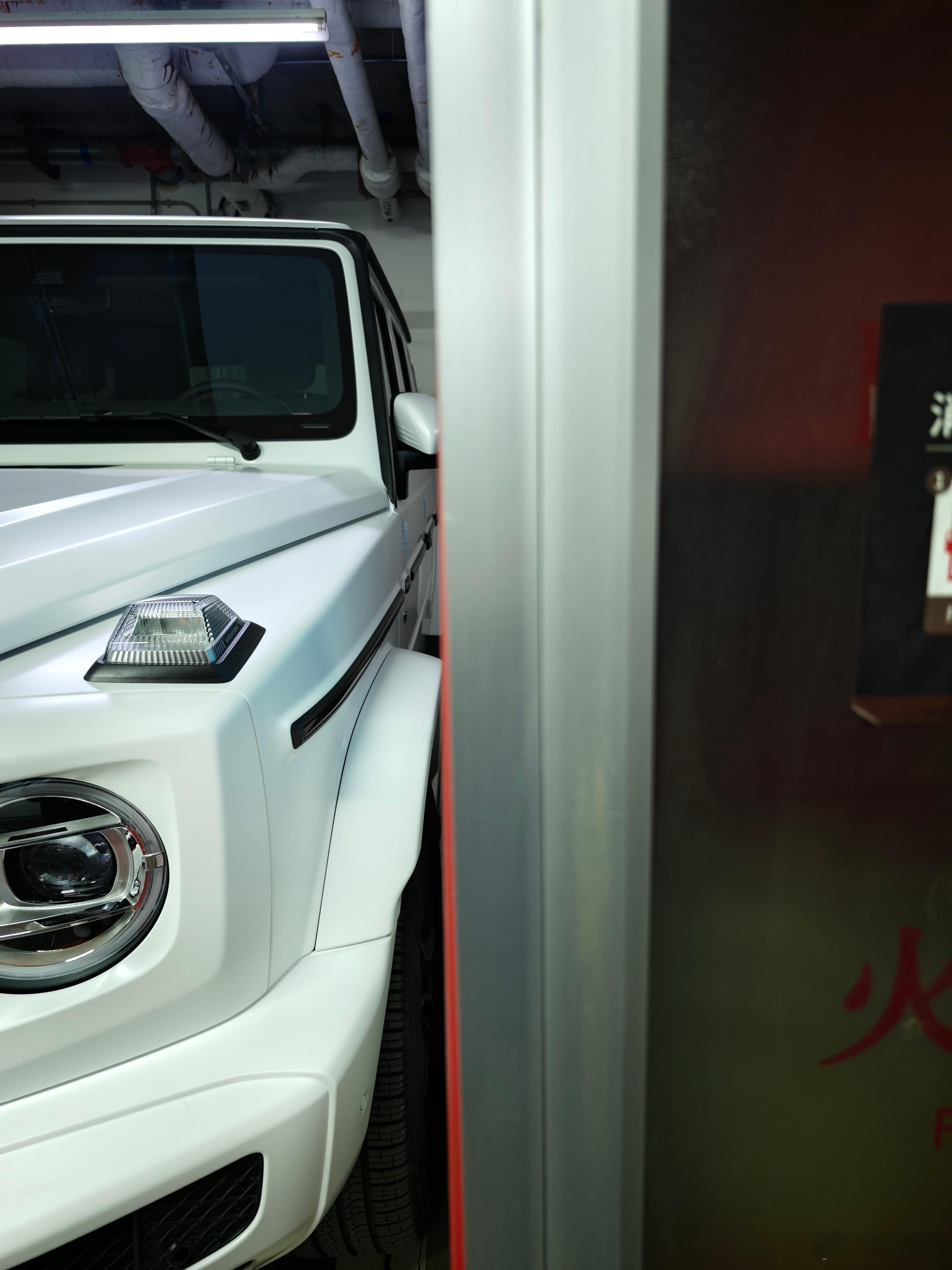 大寒开开G，每次停车我都看看能不能比上次再贴墙一些，在蹭车边缘疯狂试探