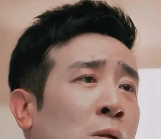 于和伟在一家普通饭馆吃了顿饭，结账334块。他拒绝合影，老板转头就把他挂上网，骂