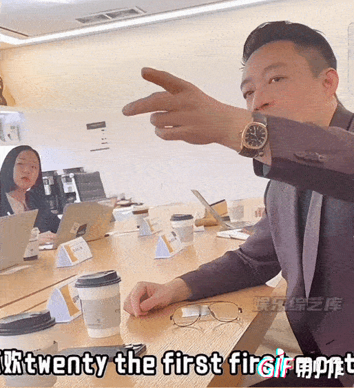 汪总进军韩国餐饮市场，妥妥商业精英财阀气派。
不愧是海归会多种语言用英文介绍自家
