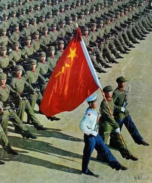 哪个符合民族特色？哪个有精气神？苦叹一声，反正我不会让儿子去参军的！