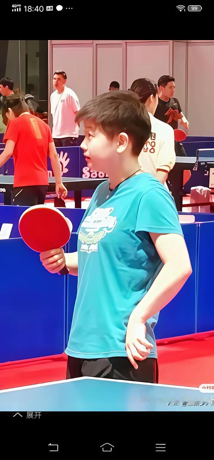 花骨朵
一排排
莎莎最可爱
长大后
花儿开
春潮嗨起来
云飞过
风飘香
莎莎美名