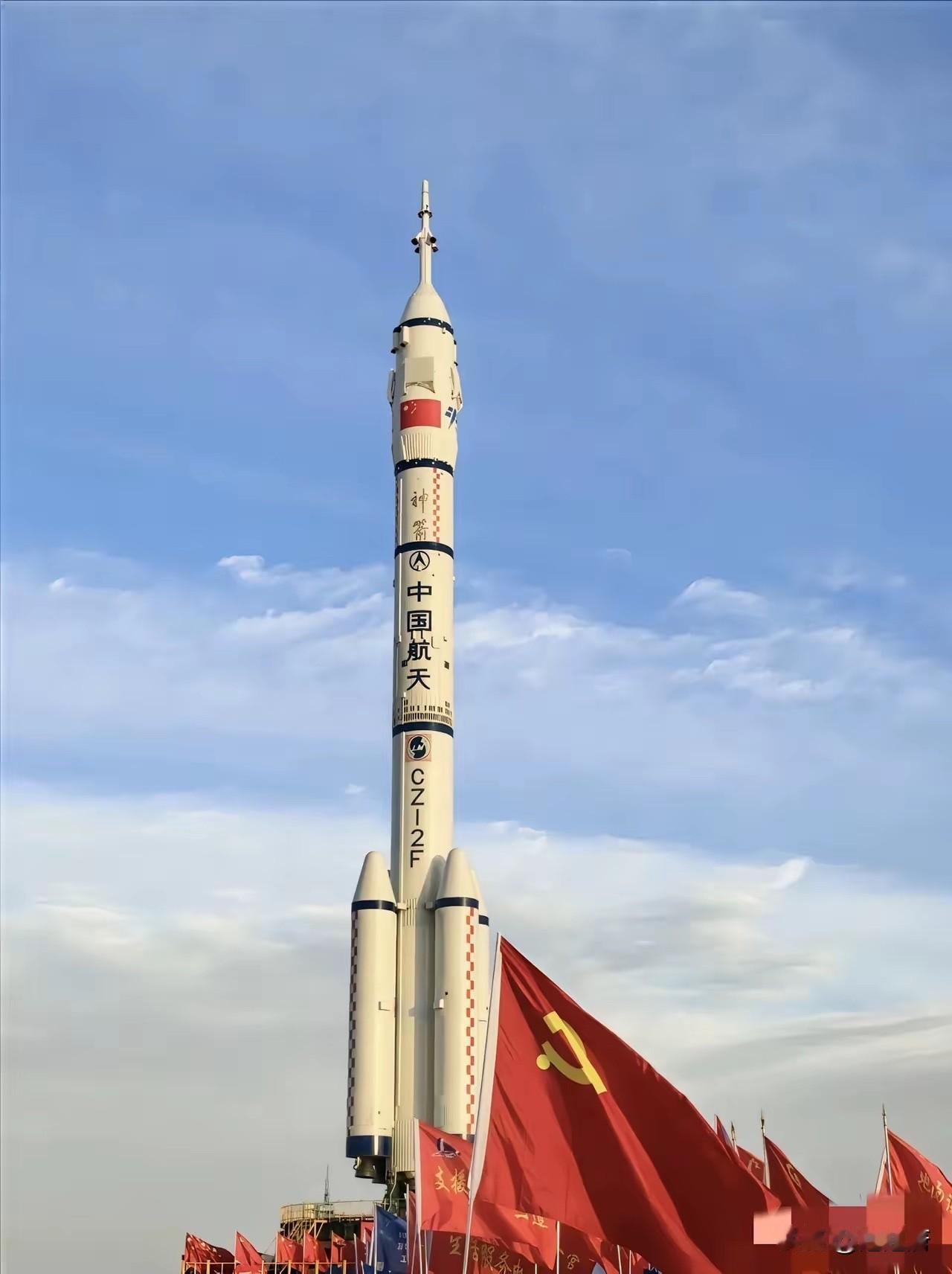 神州二十二号发射
不查不知道，查了才明白
这次发射有一个跟以前不一样的地方，那就