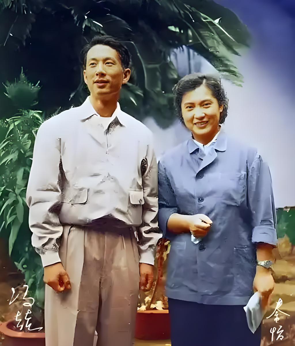 秦怡和冯喆，不仅同为上影厂最早的“花旦”和“小生”，而且还是惺惺相惜的好友。

