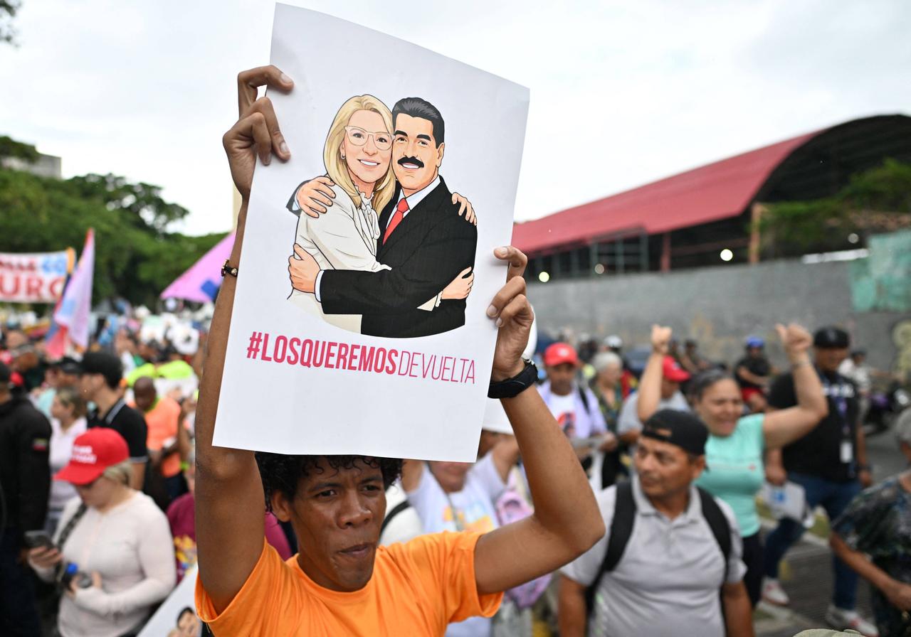 美国的后院再度燃起烽火！
正所谓得道多助，失道寡助。美国深陷中东美伊之战的泥沼，