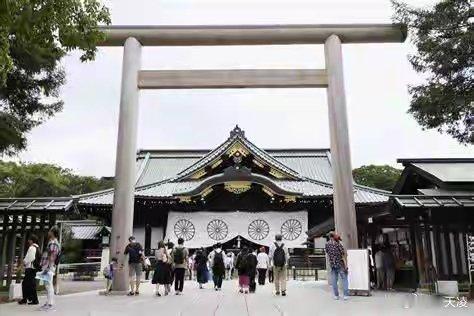 靖国神社究竟供奉什么鬼看似肃穆的神社，内里全是沾满鲜血的战争刽子手。14名甲级战