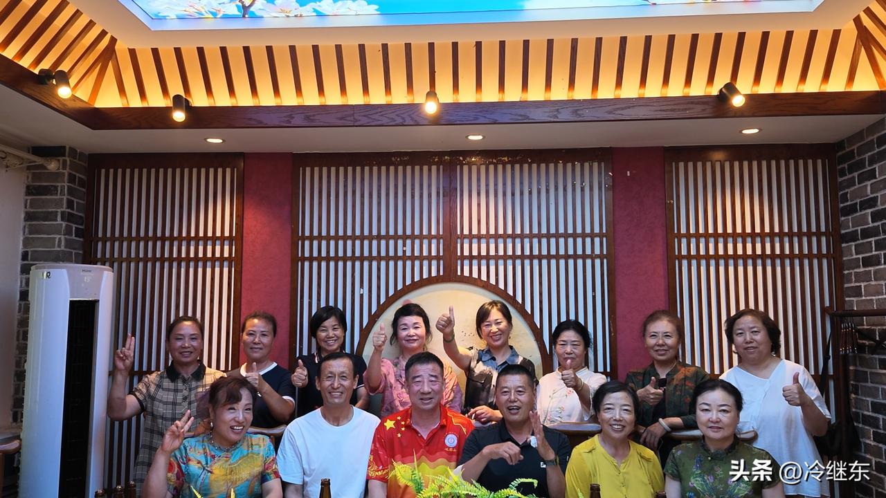 练习武术的，讲究冬练三九，夏练三伏。
   三九和三伏，意味着极冷和极热。在这样