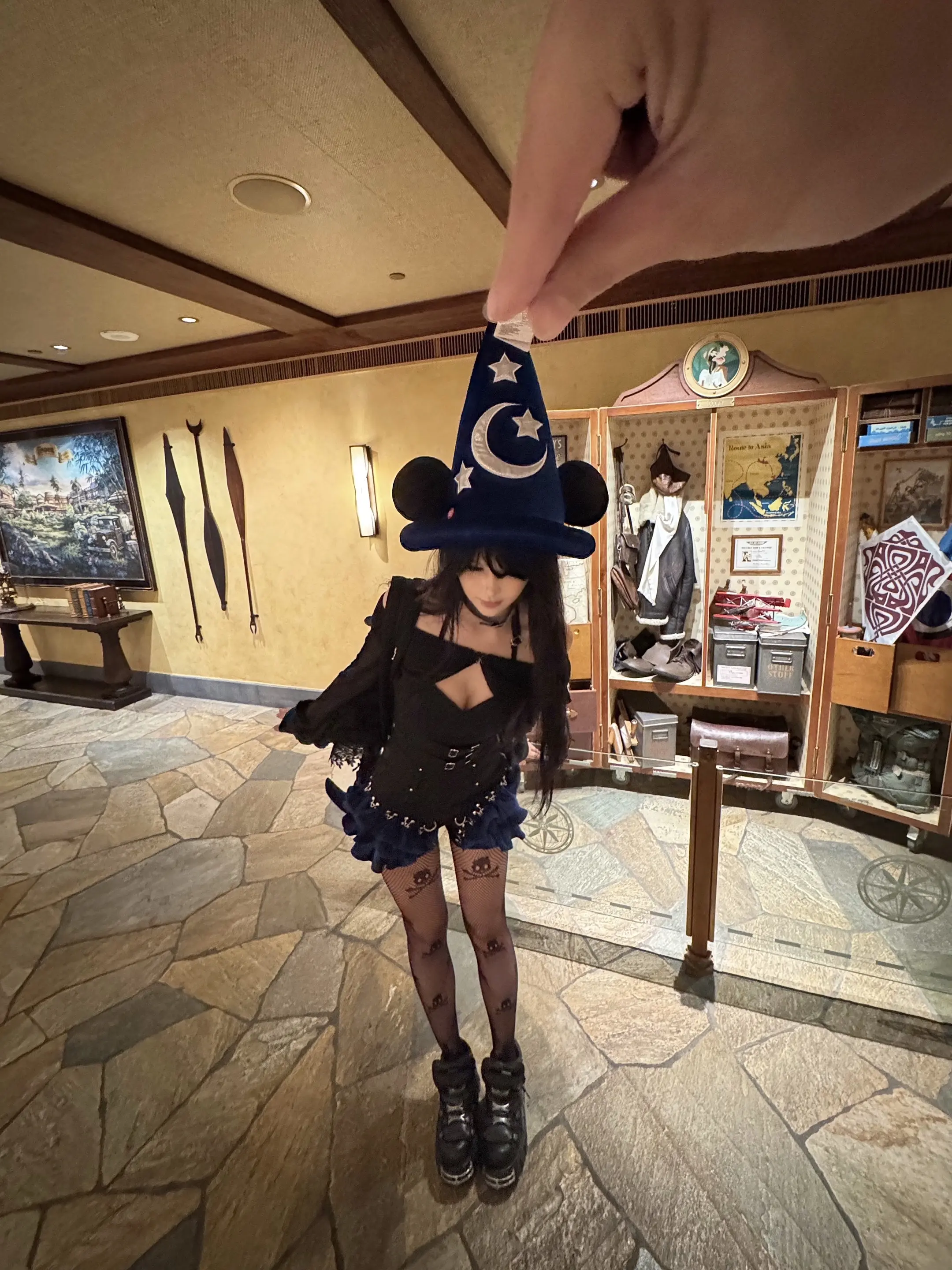 迪士尼Day2———黑雨心碎版 买到心心念念的帽子！（打着伞玩了一天 ...