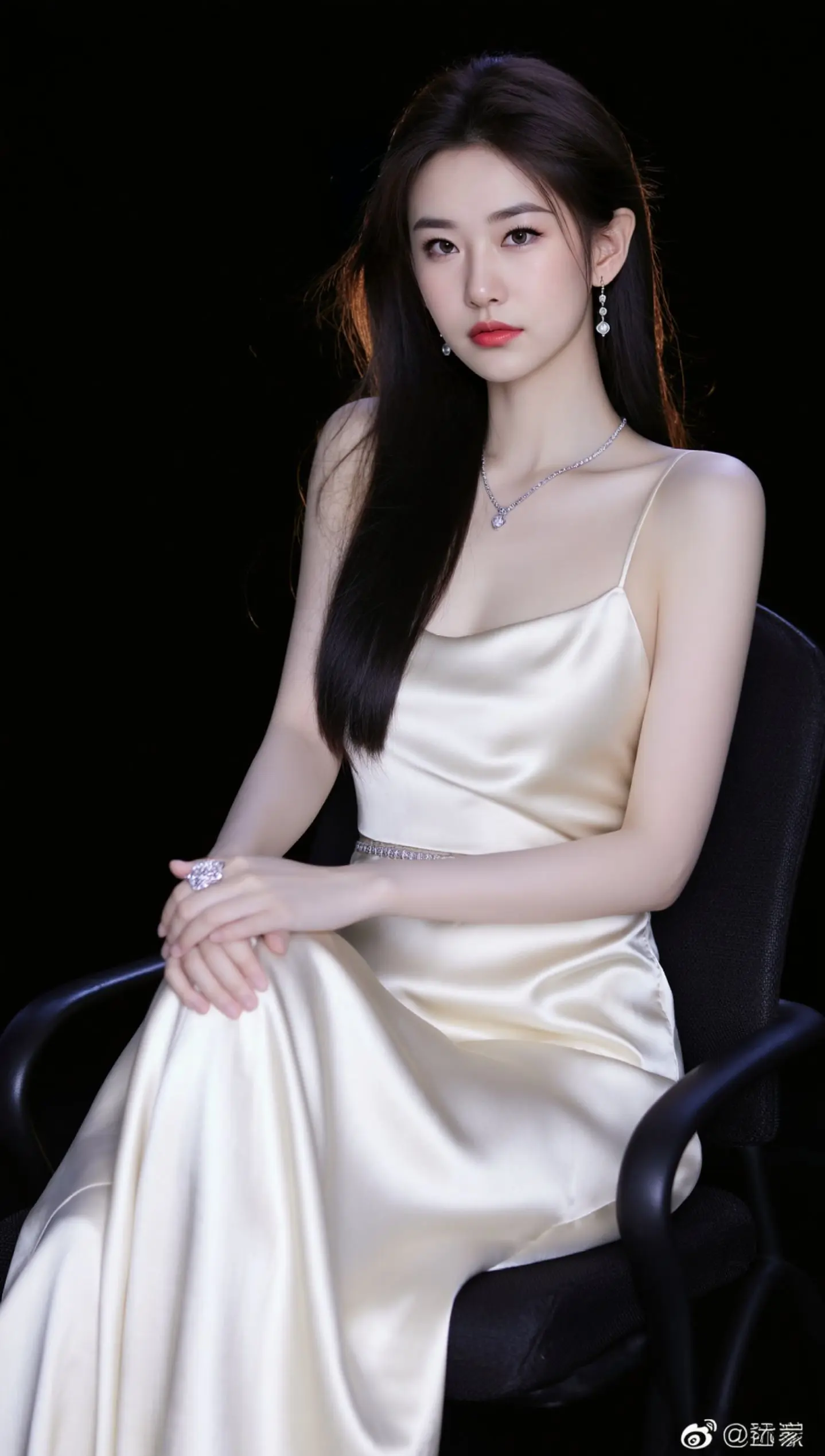 AI单肩缎面写真 ai创作