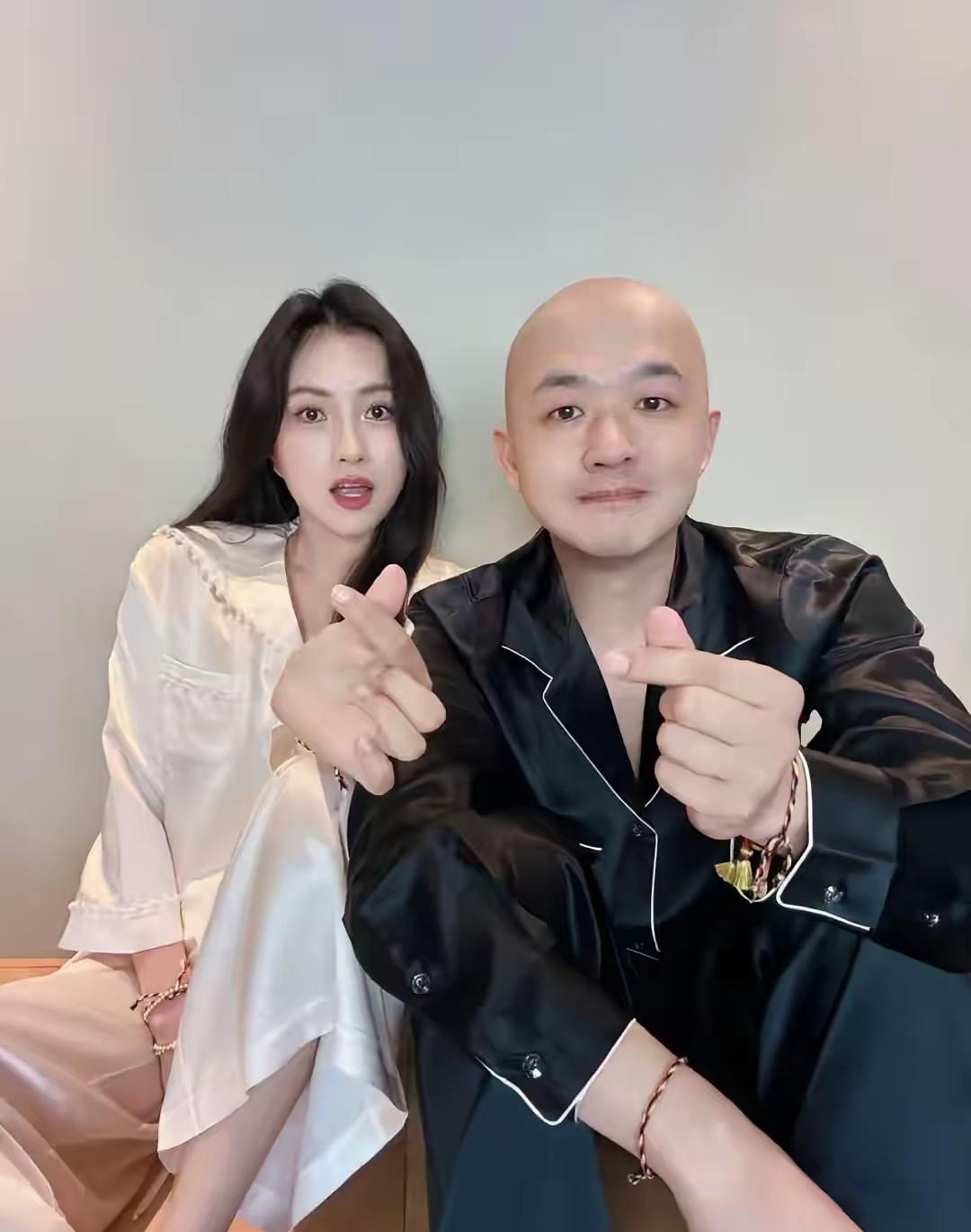 我问老公，包贝尔老婆那么漂亮，
他为什么还要出轨，
老公一脸嫌弃地跟我说，
​男