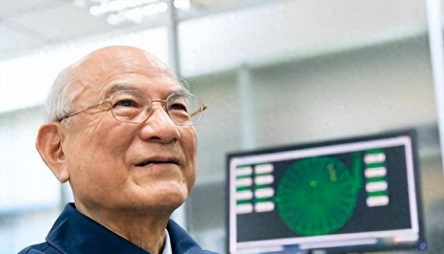 2018年，中国科学家刘永坦，辛辛苦苦研究了三十年，终于发现了藏在雷达“盲区”的