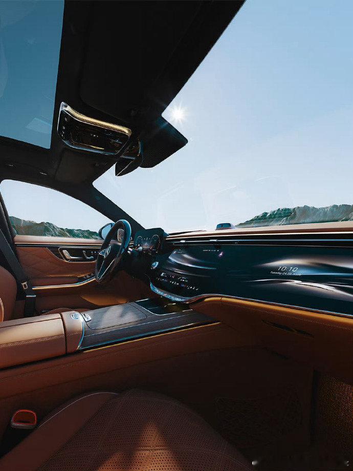 新一代梅赛德斯 - 迈巴赫 S 级在北京车展完成中国首秀，官方指导价 146.8