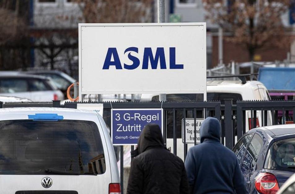 【美国施压：荷兰被迫计划禁止ASML维护中国高端深紫外光刻（DUV）设备】当地时