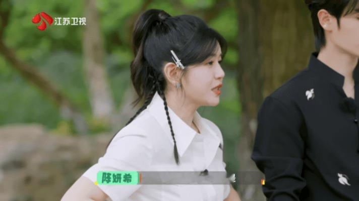 陈妍希这节目来的真值陈妍希国医少年志来得真值一段实用科普片段刷屏网络，国医少年志