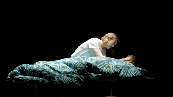 非穷尽列举定档海报真正的女性力量，安静却震撼。NTLive《非穷尽列举》内地定档