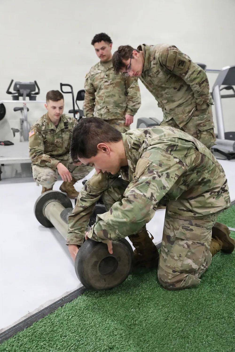 华盛顿国民警卫队第81斯特赖克旅战斗队第161步兵团“黑暗步枪”第3营的美国士兵
