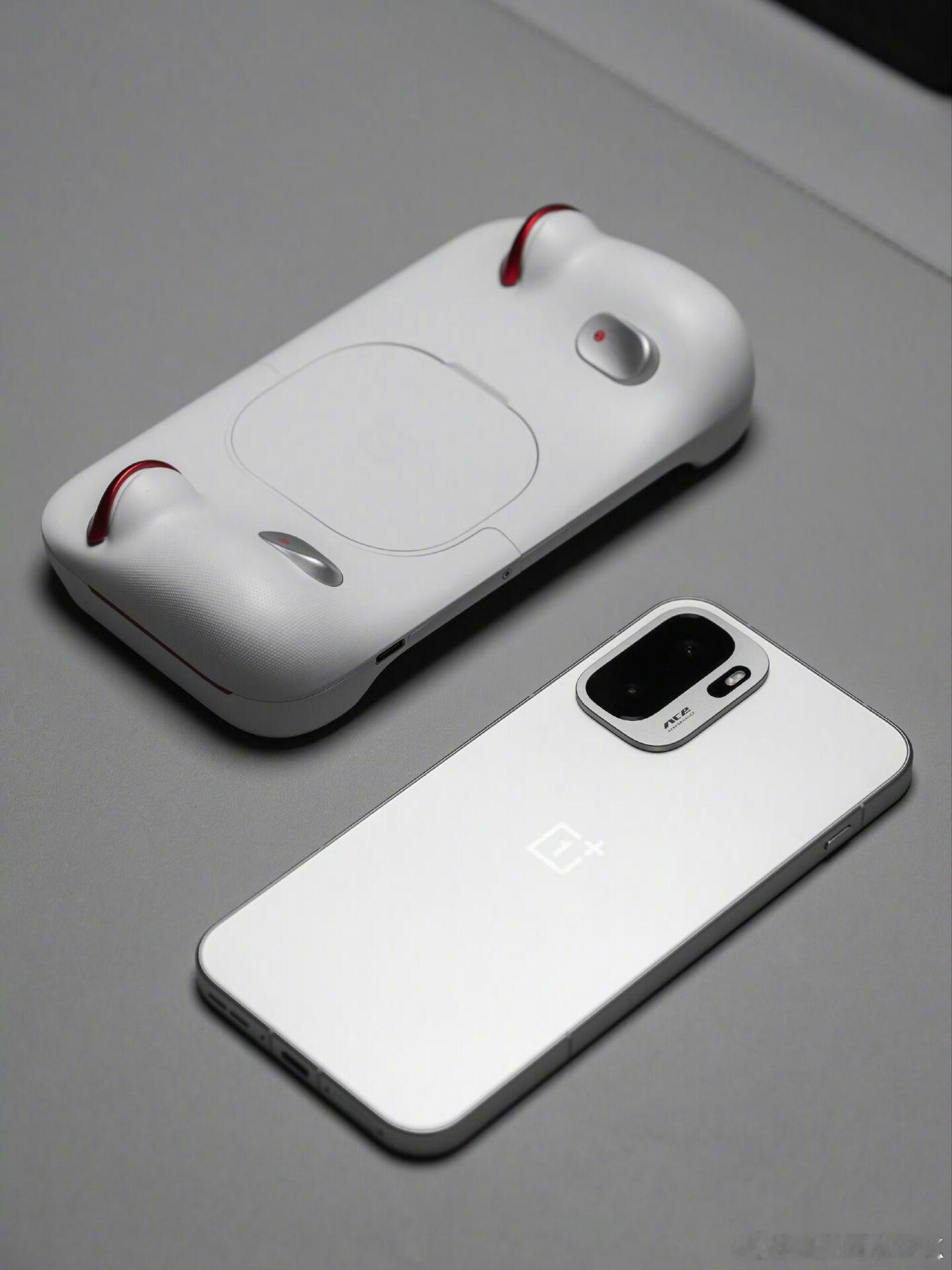 一加Ace6 至尊版天玑 9500 6.78 英寸 1.5K 165Hz 直屏后