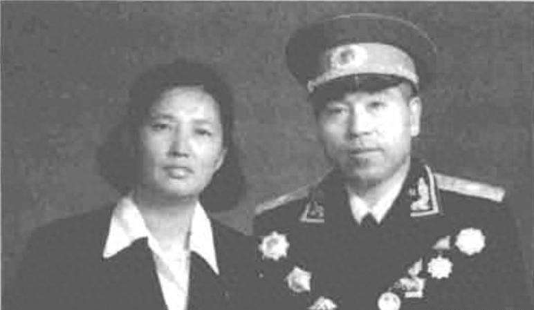 他曾因对罗瑞卿态度不够尊重被两位老总劝导，多年后专程探望罗瑞卿：恩怨已随时间消散