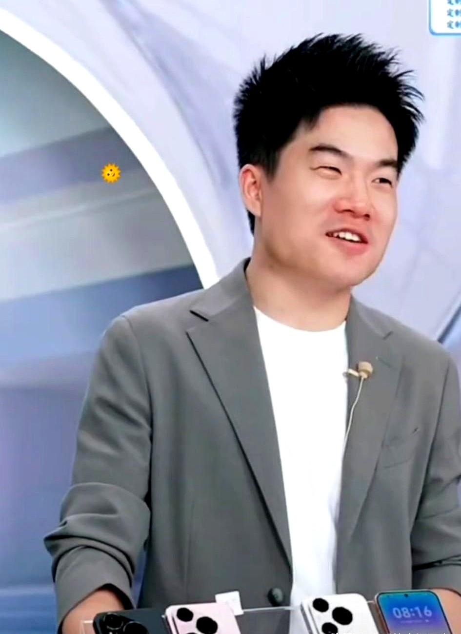 核心缺席，一夜卖了1.15个亿。这数据，打了谁的脸？

彪哥出差不在，大辉家和小