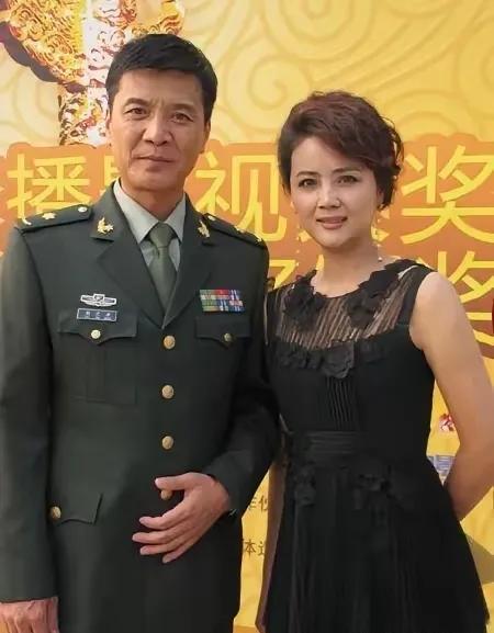 那年，都遭遇了第一次婚姻的失败之后，刘之冰和茹萍因拍片而相遇相知。知音难觅，不想