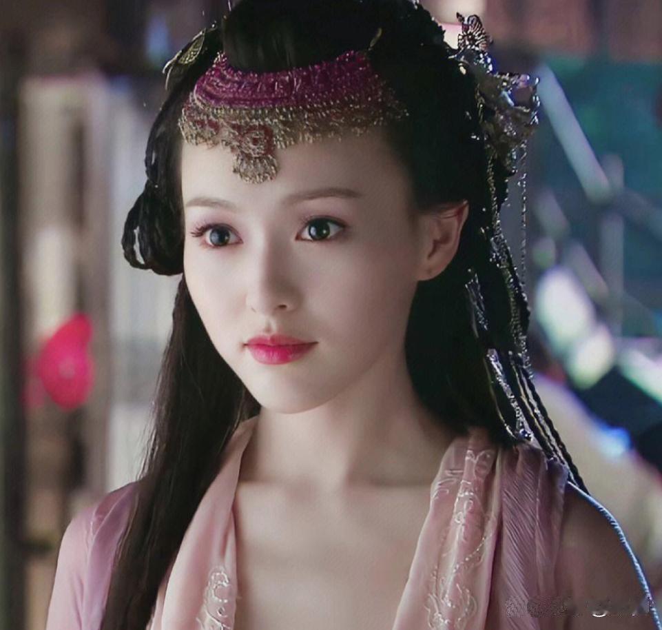 当年紫萱刚露面，就被惊得不行，老惊艳了…… 