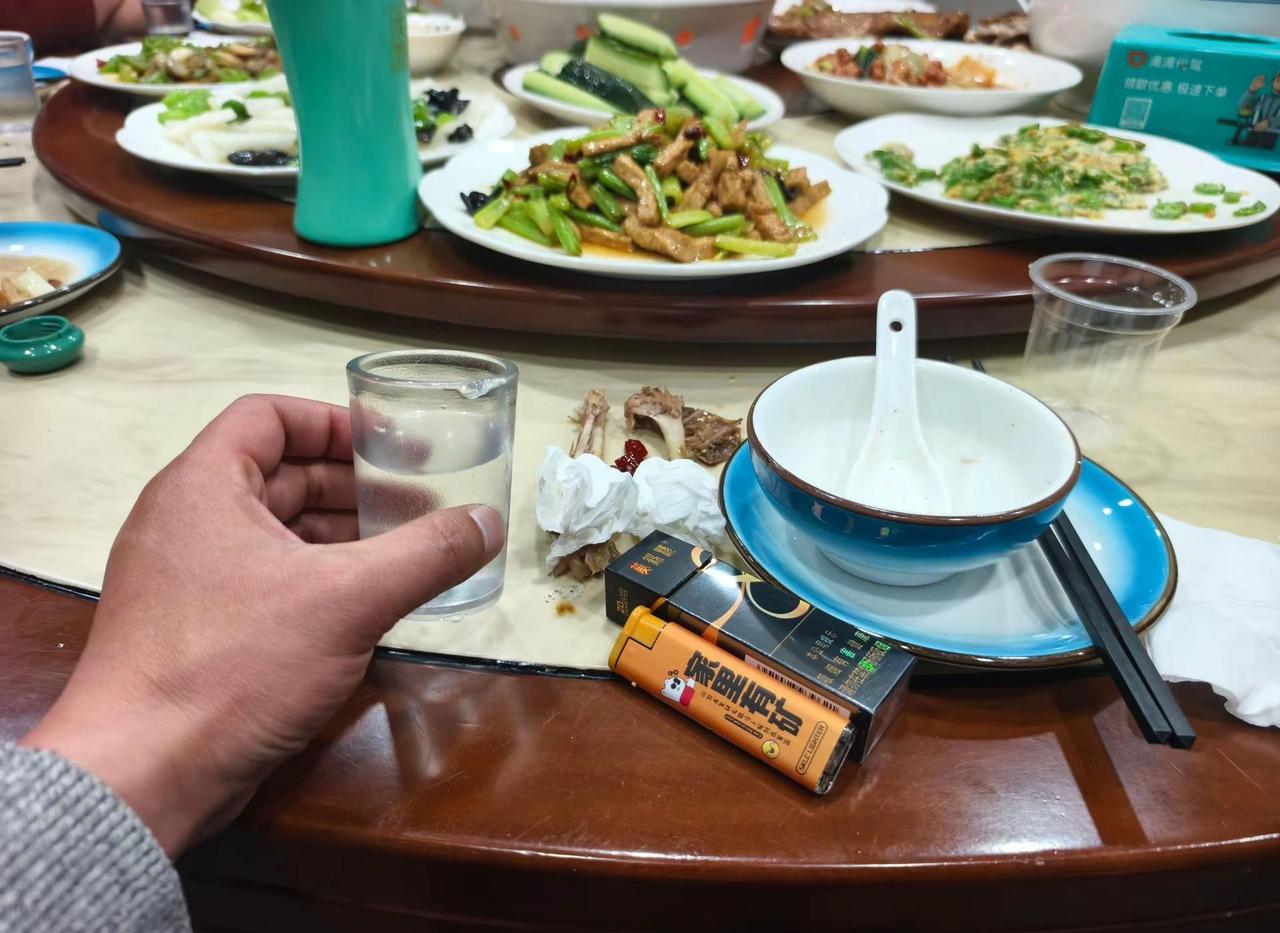 小酌几杯有醉意，多酌几杯都是故事…