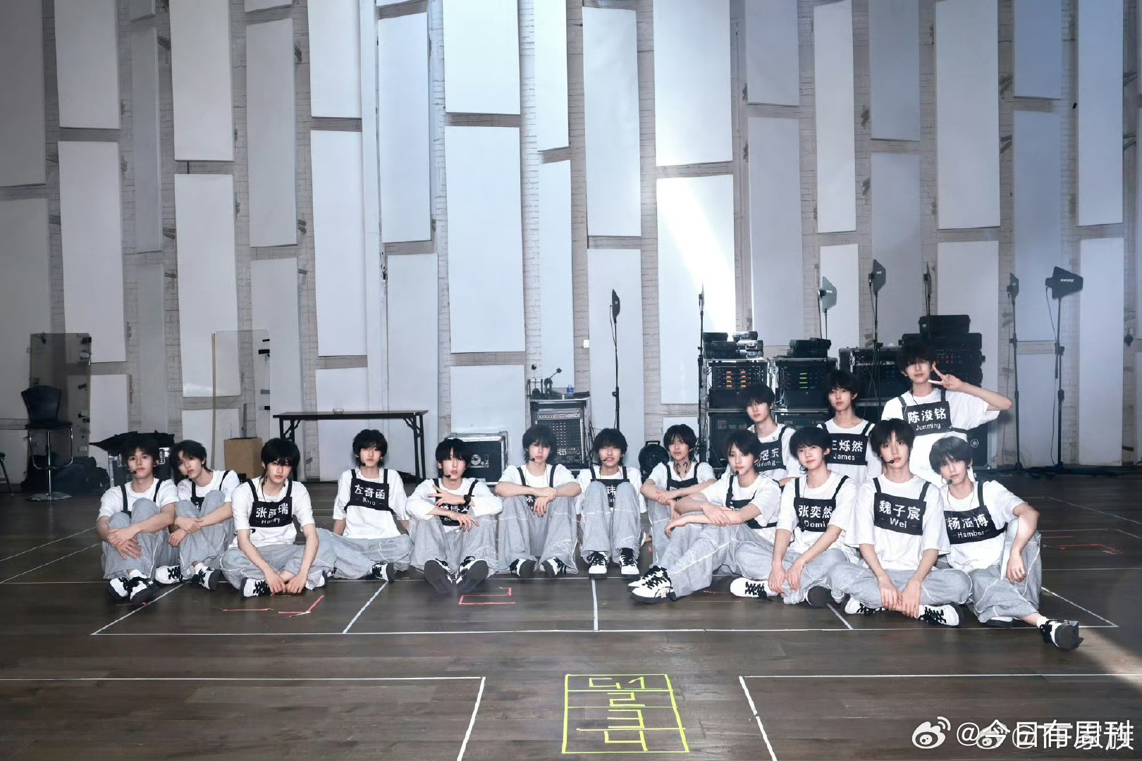 tf四代公演联排大合照tf四代演唱会联排合照哇塞！ 