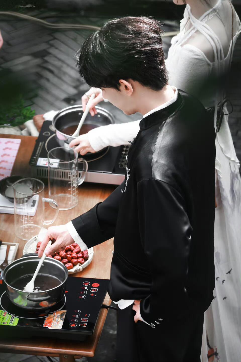 夏之光00后三年养生经验夏之光我的互联网养生搭子 三年中医经验放在00后身上是什